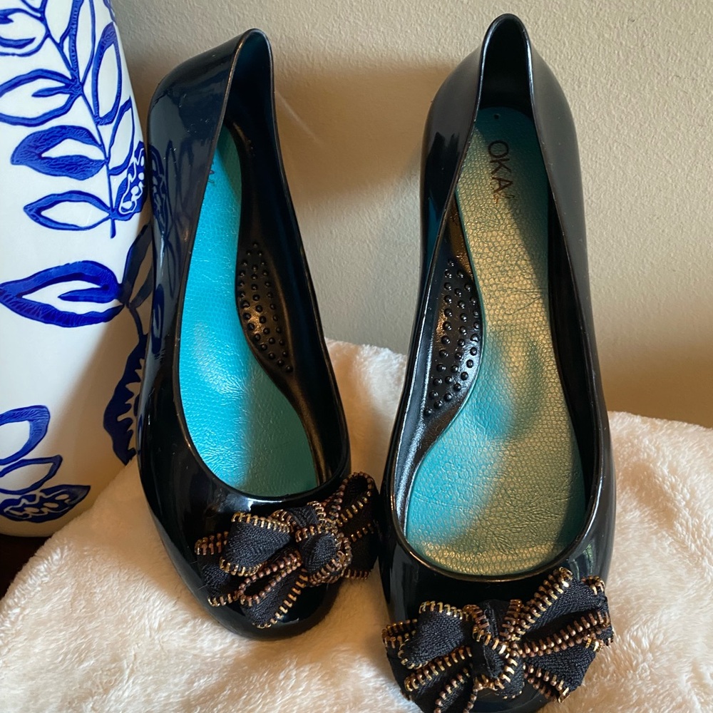 OKA.B Women's Black Ballet Flats with Bow Detail
